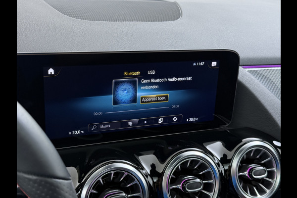 Mercedes-Benz GLA 180 AMG line | Pano Memory Multibeam Keyless