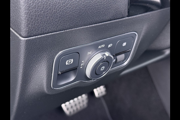 Mercedes-Benz GLA 180 AMG line | Pano Memory Multibeam Keyless