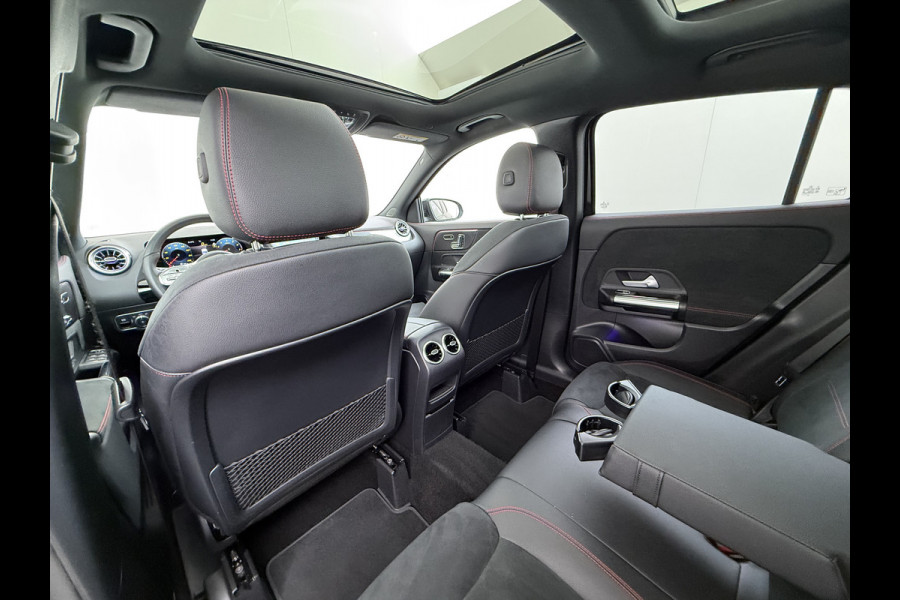 Mercedes-Benz GLA 180 AMG line | Pano Memory Multibeam Keyless