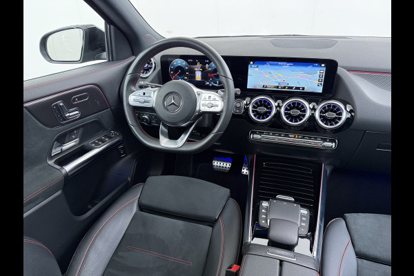 Mercedes-Benz GLA 180 AMG line | Pano Memory Multibeam Keyless