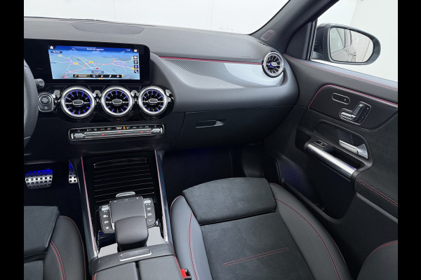 Mercedes-Benz GLA 180 AMG line | Pano Memory Multibeam Keyless