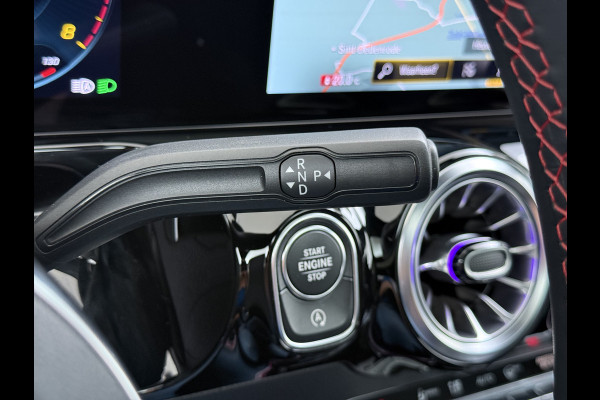 Mercedes-Benz GLA 180 AMG line | Pano Memory Multibeam Keyless