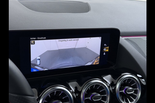 Mercedes-Benz GLA 180 AMG line | Pano Memory Multibeam Keyless