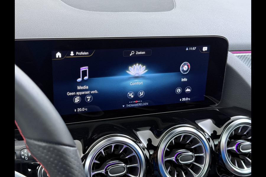 Mercedes-Benz GLA 180 AMG line | Pano Memory Multibeam Keyless