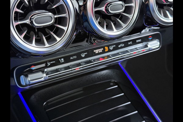 Mercedes-Benz GLA 180 AMG line | Pano Memory Multibeam Keyless