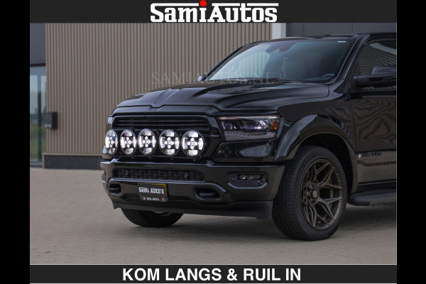 Dodge Ram BLACK OPS | 5.7 V8 HEMI | WIDEBODY HULK | OPEN UITLAAT KLEP | ZEER DIK | DUBBELE CABINE | DC | 5 PERSOONS | GRIJS KENETEKEN | EXTRA BREDE WIELEN IN HET BRONS | MEGA DIK | 3500KG TREKVERMOGEN |