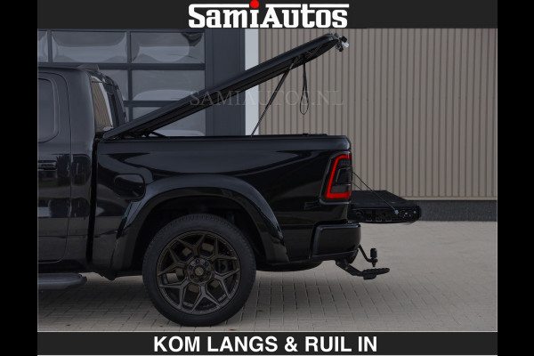 Dodge Ram BLACK OPS | 5.7 V8 HEMI | WIDEBODY HULK | OPEN UITLAAT KLEP | ZEER DIK | DUBBELE CABINE | DC | 5 PERSOONS | GRIJS KENETEKEN | EXTRA BREDE WIELEN IN HET BRONS | MEGA DIK | 3500KG TREKVERMOGEN |