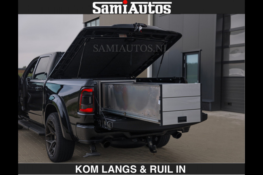 Dodge Ram BLACK OPS | 5.7 V8 HEMI | WIDEBODY HULK | OPEN UITLAAT KLEP | ZEER DIK | DUBBELE CABINE | DC | 5 PERSOONS | GRIJS KENETEKEN | EXTRA BREDE WIELEN IN HET BRONS | MEGA DIK | 3500KG TREKVERMOGEN |