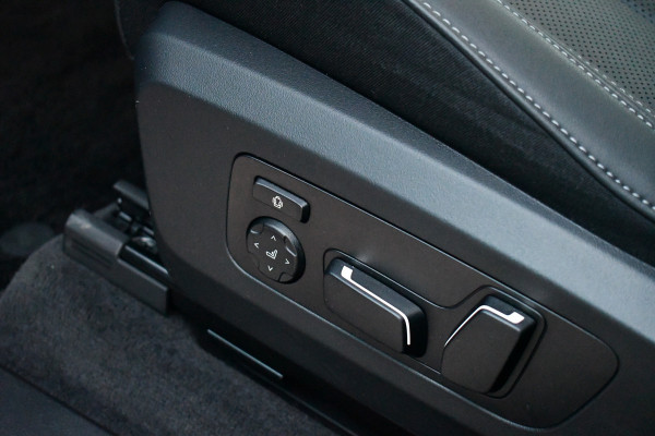 BMW X3 30e xDrive M-Sport Pano Trekhaak ACC H/K HUD 360 E-zetels