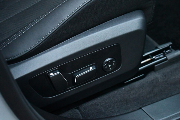 BMW X3 30e xDrive M-Sport Pano Trekhaak ACC H/K HUD 360 E-zetels