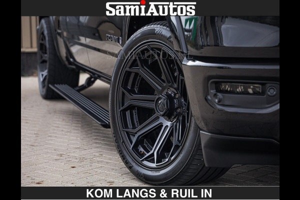 Dodge Ram BEAST | LIMITED 5.7 V8 HEMI | €69950,- excl | HUD | STRIPING | BREDE WIELEN | BLACK ON BLACK | LUCHTVERING | BOM VOL | DC | CREW CAB DUBBELE CABINE | 5 PERSOONS | GRIJSKENTEKEN |