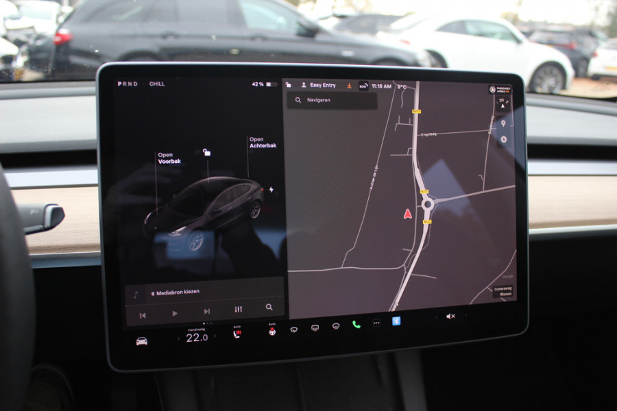 Tesla Model 3 Performance AWD 75 kWh / 1e Eign. / FACELIFT / Autopilot / Panoramadak / Camera / Leder / 20'' / Leder / Premium Audio / Warmtepomp