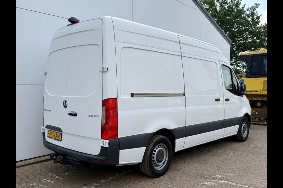 Mercedes-Benz Sprinter 319 3.0 V6 L2H2 10-Inch MBUX Navigatie Climate Control Cruise Control 3,5 Trekhaak Oprijplaat