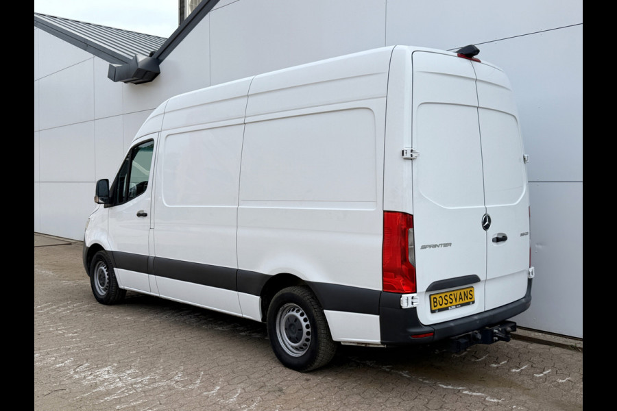 Mercedes-Benz Sprinter 319 3.0 V6 L2H2 10-Inch MBUX Navigatie Climate Control Cruise Control 3,5 Trekhaak Oprijplaat