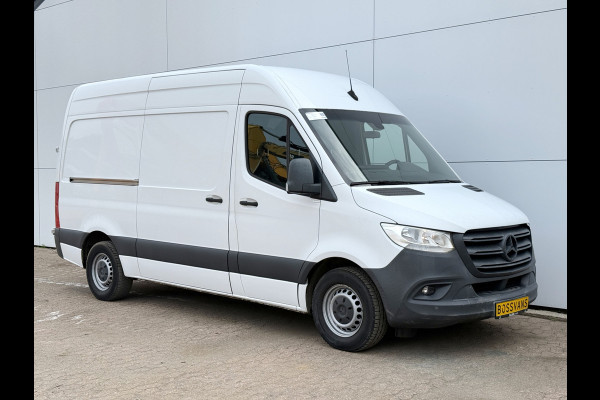 Mercedes-Benz Sprinter 319 3.0 V6 L2H2 10-Inch MBUX Navigatie Climate Control Cruise Control 3,5 Trekhaak Oprijplaat