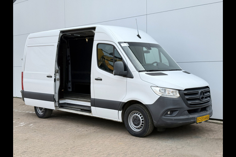 Mercedes-Benz Sprinter 319 3.0 V6 L2H2 10-Inch MBUX Navigatie Climate Control Cruise Control 3,5 Trekhaak Oprijplaat