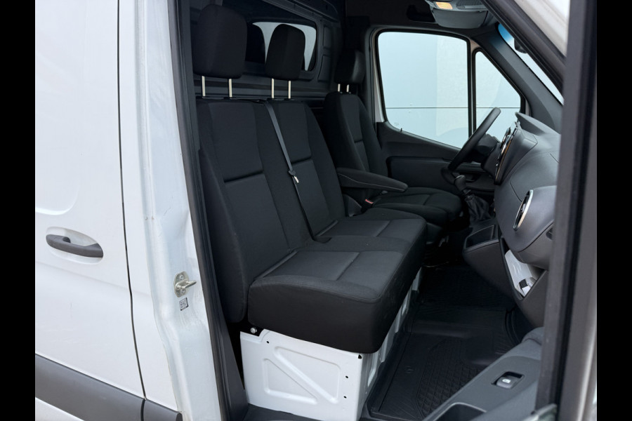 Mercedes-Benz Sprinter 319 3.0 V6 L2H2 10-Inch MBUX Navigatie Climate Control Cruise Control 3,5 Trekhaak Oprijplaat