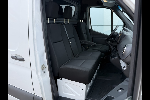 Mercedes-Benz Sprinter 319 3.0 V6 L2H2 10-Inch MBUX Navigatie Climate Control Cruise Control 3,5 Trekhaak Oprijplaat