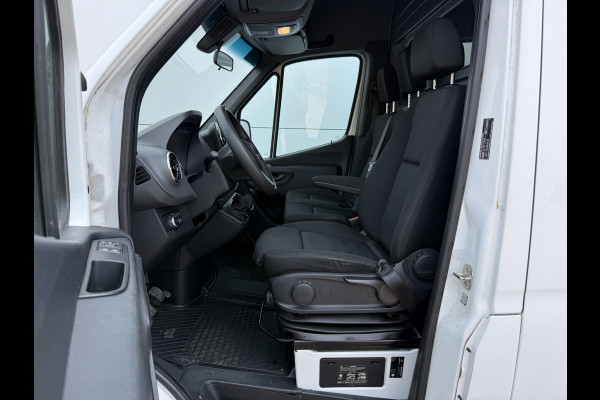 Mercedes-Benz Sprinter 319 3.0 V6 L2H2 10-Inch MBUX Navigatie Climate Control Cruise Control 3,5 Trekhaak Oprijplaat