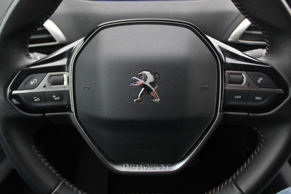 Peugeot 3008 1.2 PureTech Allure / Trekhaak / CarPlay / Parkeerhulp V+A / 17'' / Cruise Control