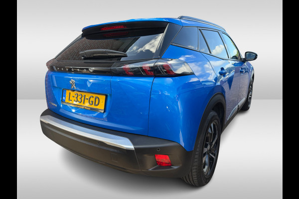 Peugeot e-2008 EV Allure Pack 50 kWh / SoH 91 % / Camera / Keyless / CarPlay / Half Leder / 17'' / Stoelverwarming / DAB / Cruise Control