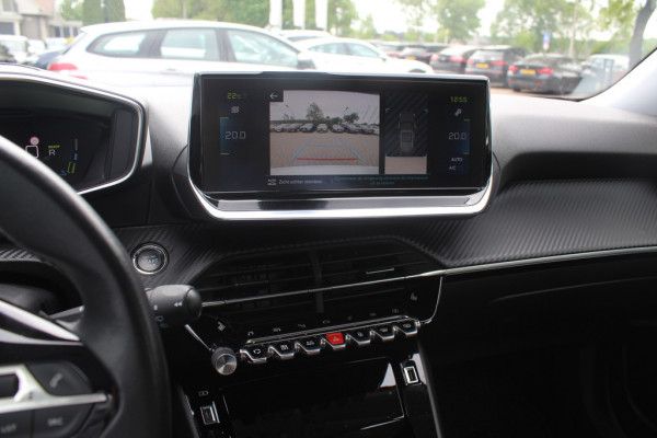 Peugeot e-2008 EV Allure Pack 50 kWh / SoH 91 % / Camera / Keyless / CarPlay / Half Leder / 17'' / Stoelverwarming / DAB / Cruise Control