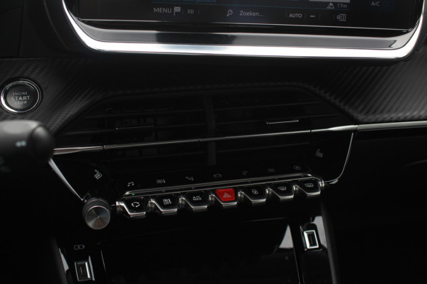 Peugeot e-2008 EV Allure Pack 50 kWh / SoH 91 % / Camera / Keyless / CarPlay / Half Leder / 17'' / Stoelverwarming / DAB / Cruise Control