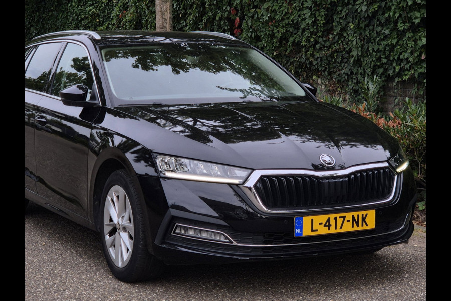 Škoda Octavia Combi e-TSI Business Edition Automaat CarPlay ACC Adaptieve Cruise LED LM Velgen NAP 1.0 e-TSI Business Edition