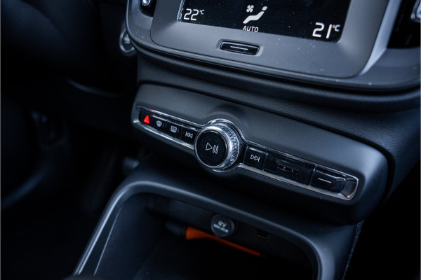 Volvo XC40 1.5 T3 ** Navigatie ** Carplay ** Camera ** Dealeronderhouden!! NAP!!