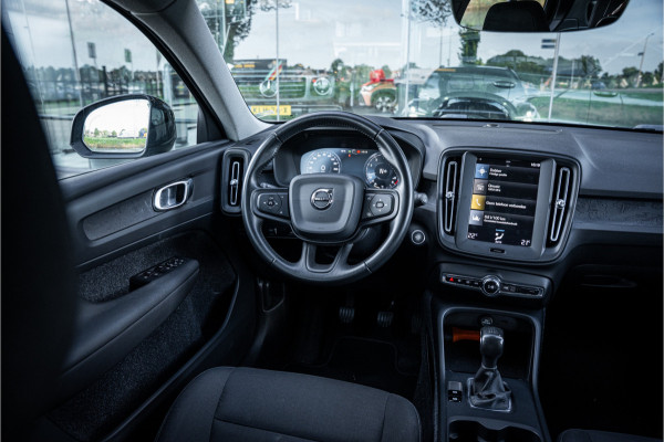 Volvo XC40 1.5 T3 ** Navigatie ** Carplay ** Camera ** Dealeronderhouden!! NAP!!