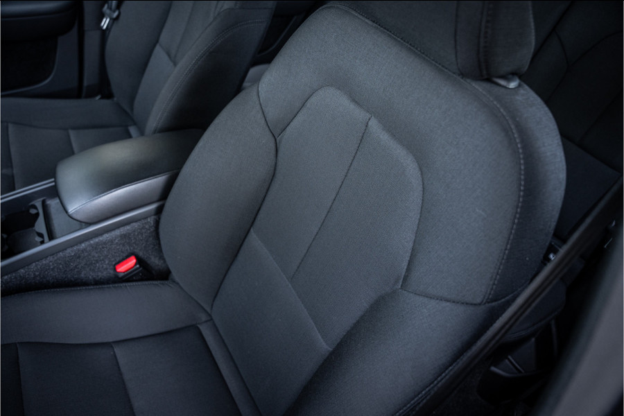 Volvo XC40 1.5 T3 ** Navigatie ** Carplay ** Camera ** Dealeronderhouden!! NAP!!