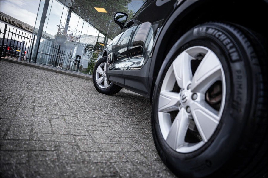 Volvo XC40 1.5 T3 ** Navigatie ** Carplay ** Camera ** Dealeronderhouden!! NAP!!