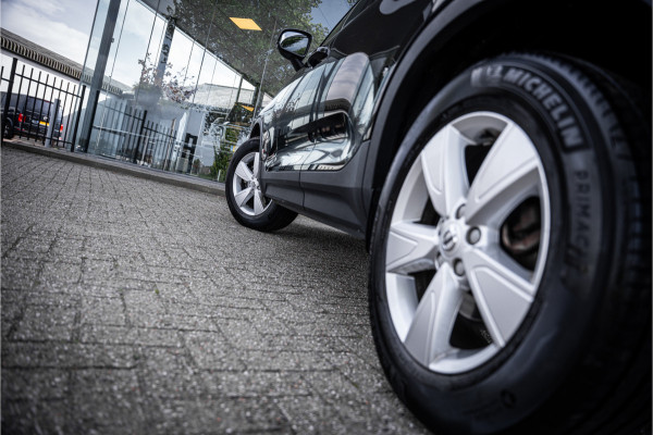 Volvo XC40 1.5 T3 ** Navigatie ** Carplay ** Camera ** Dealeronderhouden!! NAP!!