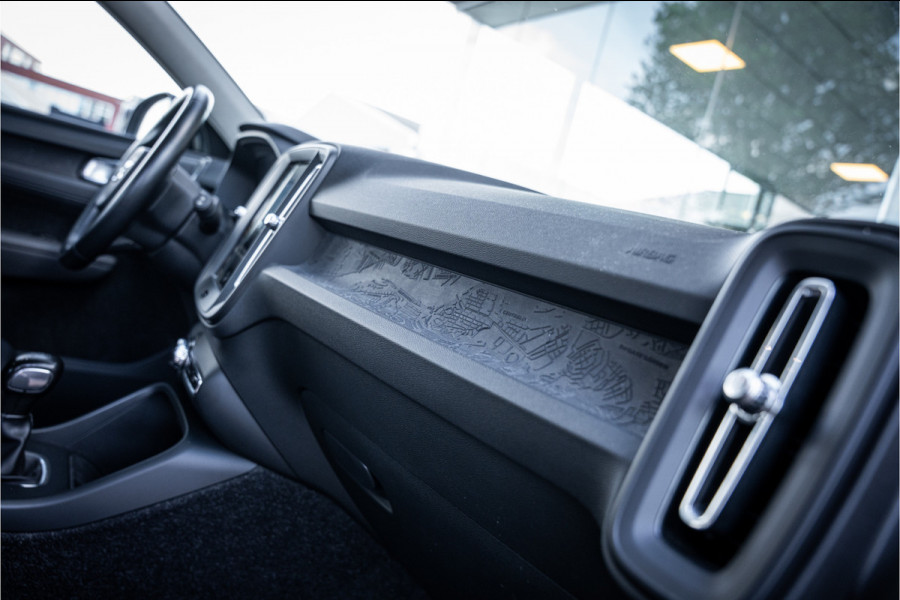 Volvo XC40 1.5 T3 ** Navigatie ** Carplay ** Camera ** Dealeronderhouden!! NAP!!