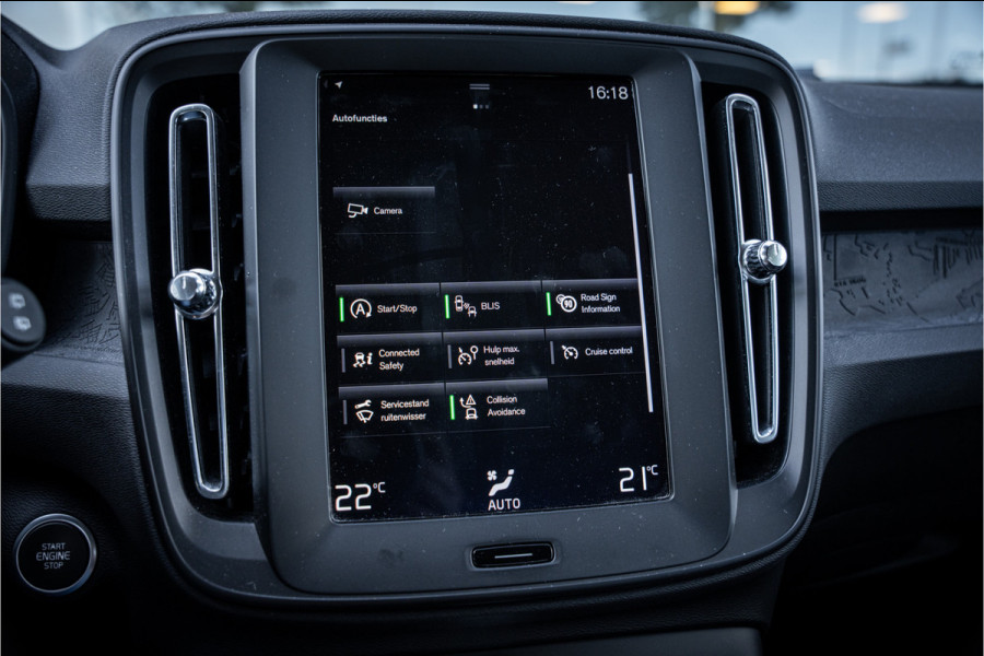 Volvo XC40 1.5 T3 ** Navigatie ** Carplay ** Camera ** Dealeronderhouden!! NAP!!