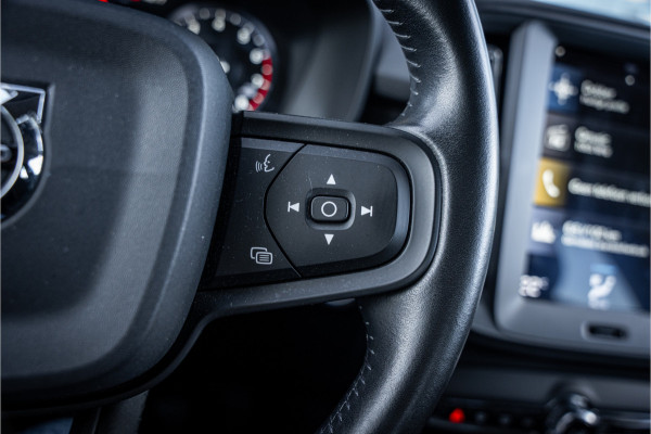 Volvo XC40 1.5 T3 ** Navigatie ** Carplay ** Camera ** Dealeronderhouden!! NAP!!