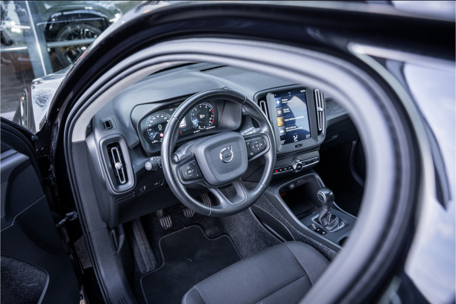 Volvo XC40 1.5 T3 ** Navigatie ** Carplay ** Camera ** Dealeronderhouden!! NAP!!