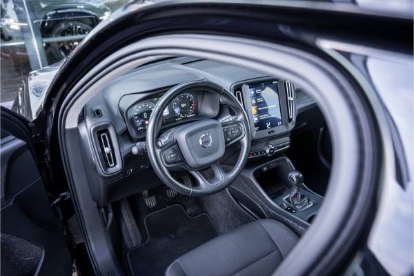 Volvo XC40 1.5 T3 ** Navigatie ** Carplay ** Camera ** Dealeronderhouden!! NAP!!