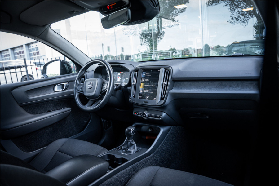 Volvo XC40 1.5 T3 ** Navigatie ** Carplay ** Camera ** Dealeronderhouden!! NAP!!