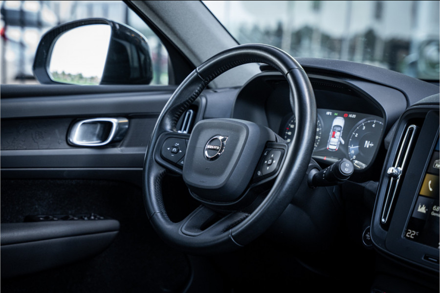 Volvo XC40 1.5 T3 ** Navigatie ** Carplay ** Camera ** Dealeronderhouden!! NAP!!