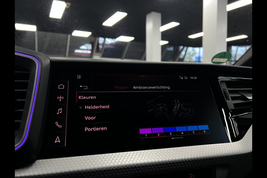 Audi A1 citycarver 30 TFSI S line | Sfeer | Leer | Keyless