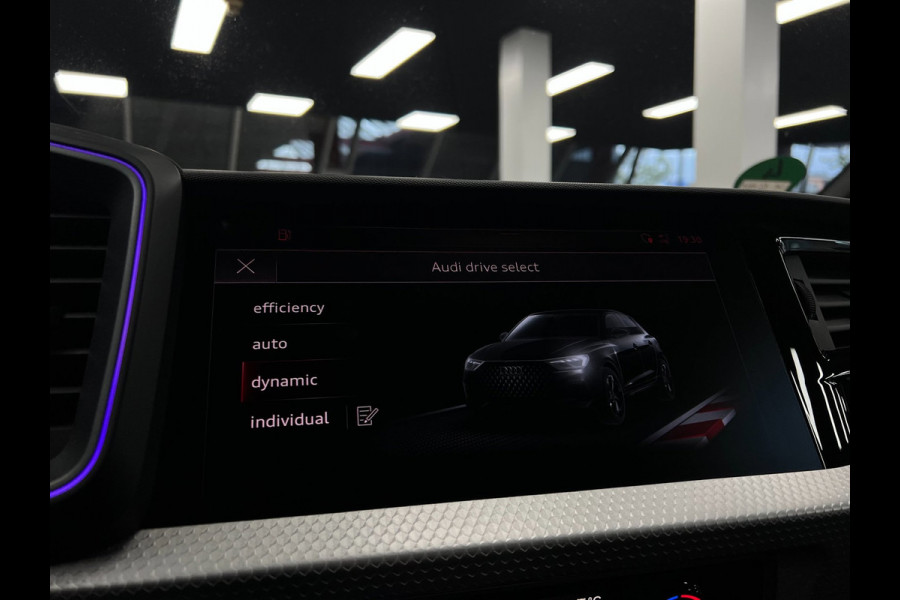Audi A1 citycarver 30 TFSI S line | Sfeer | Leer | Keyless