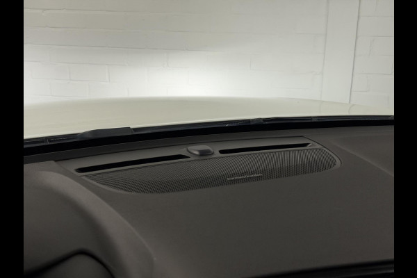 Volvo XC40 Recharge Twin Pro Trekhaak | Open dak | Adapt. cruise | 360 camera | Stuur-/stoelverwarming | Harman/Kardon | Carplay