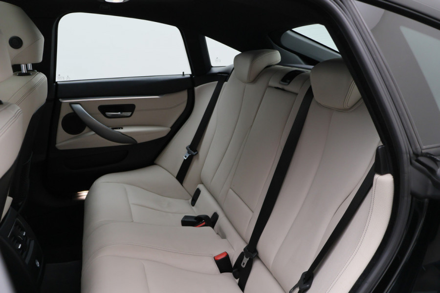 BMW 4 Serie Gran Coupé 420i High Executive Leer, Panoramadak, Cruise, Verwarmd Stuurwiel, Bluetooth, Navigatie, LED, PDC, 19''
