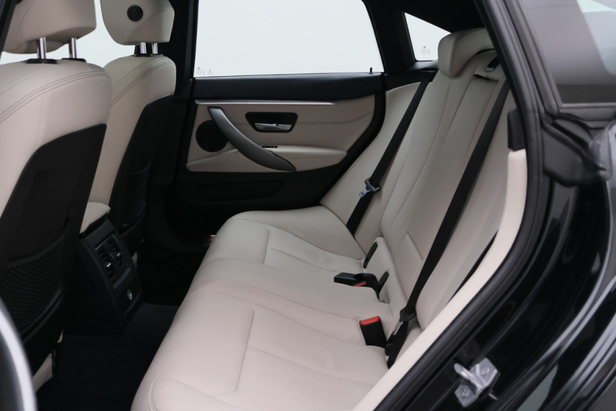 BMW 4 Serie Gran Coupé 420i High Executive Leer, Panoramadak, Cruise, Verwarmd Stuurwiel, Bluetooth, Navigatie, LED, PDC, 19''