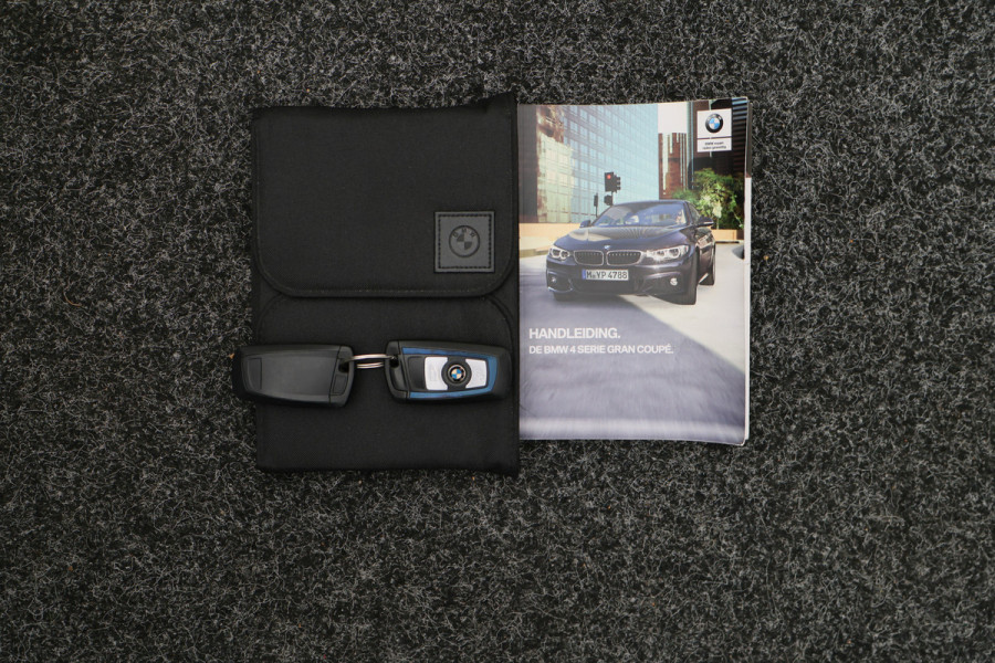 BMW 4 Serie Gran Coupé 420i High Executive Leer, Panoramadak, Cruise, Verwarmd Stuurwiel, Bluetooth, Navigatie, LED, PDC, 19''