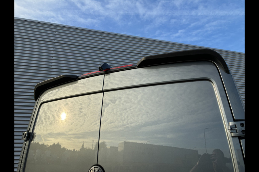 Volkswagen Crafter 177PK L3H2 • Indium Grey • Black Styling Package • FULL OPTION