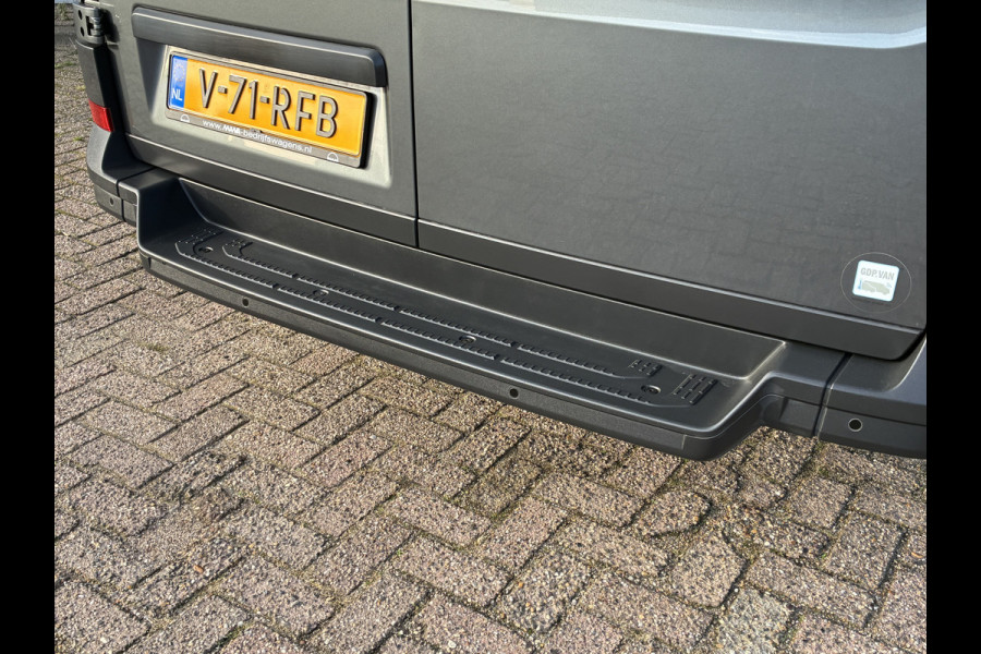 Volkswagen Crafter 177PK L3H2 • Indium Grey • Black Styling Package • FULL OPTION