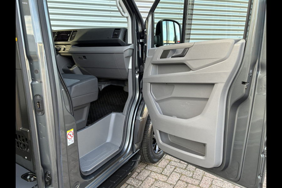 Volkswagen Crafter 177PK L3H2 • Indium Grey • Black Styling Package • FULL OPTION