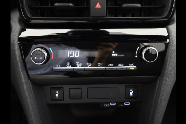 Toyota Yaris Cross 1.5 Hybrid 115 Dynamic Luxury | Stuur- & Stoelverwarming | Apple Carplay & AndroidAUTO |